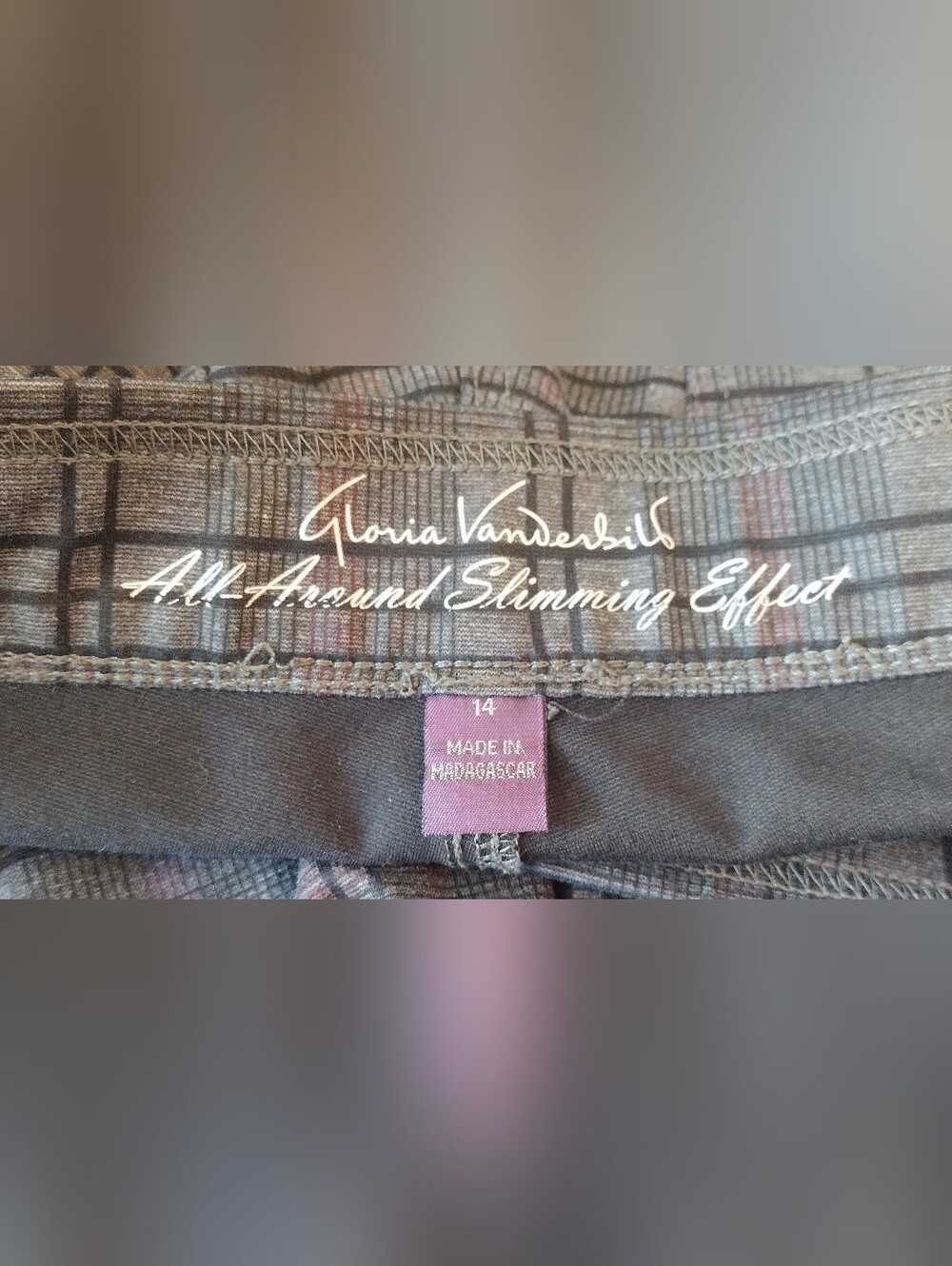 Gloria Vanderbilt Slimming Effect Plaid Pull-On Pants Gray Women's Size 14 - Picture 6 of 8